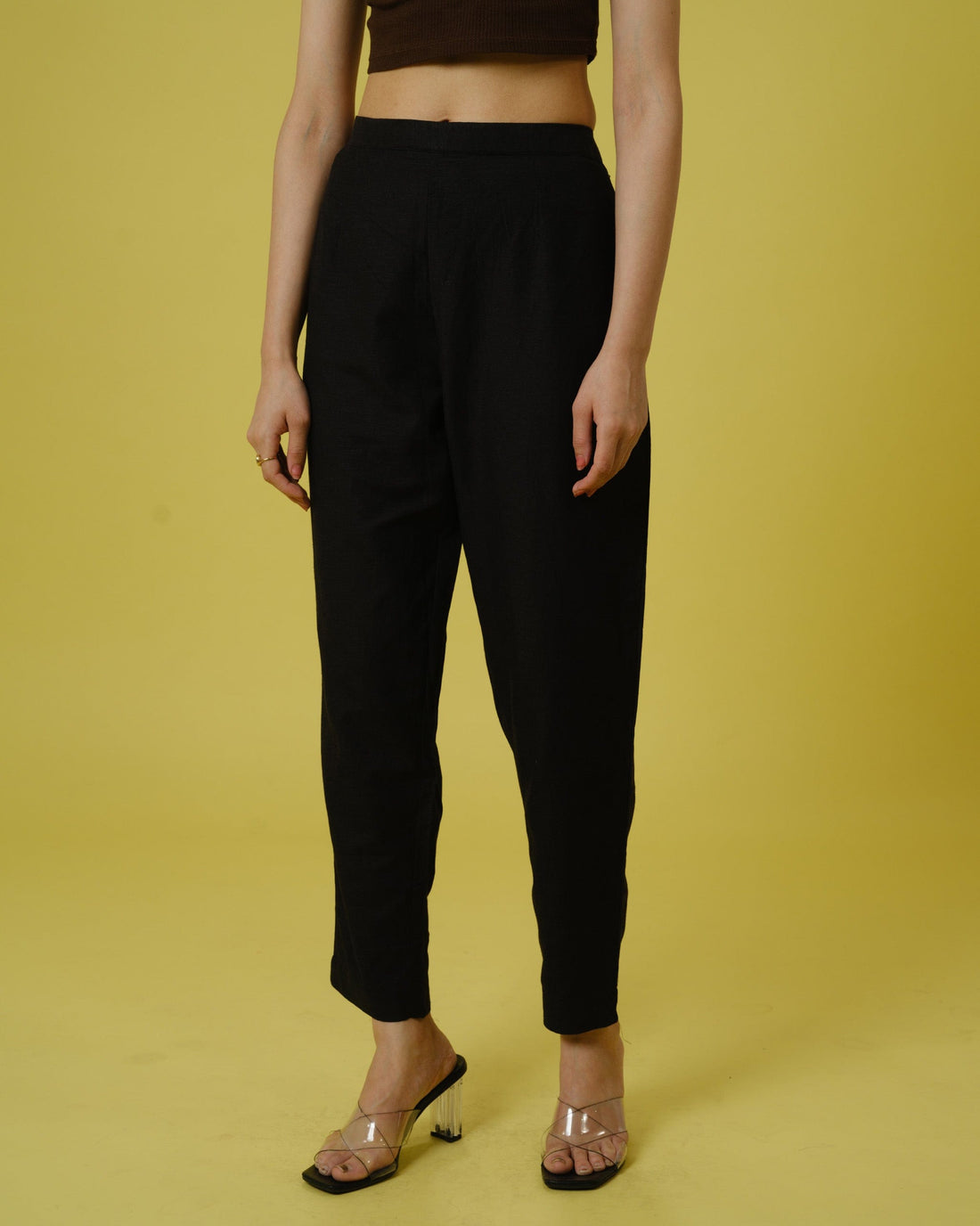 Black Slub Cotton Solid Ankle-Length Trousers – Regular-Fit Everyday Essential Bottomwear