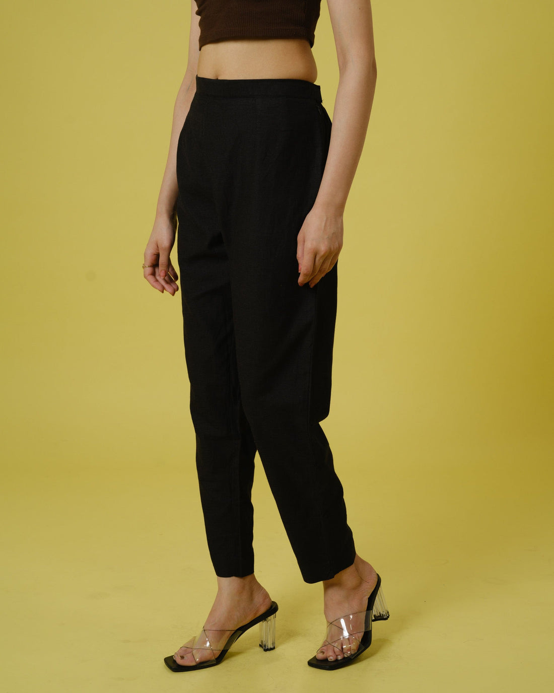 Black Slub Cotton Solid Ankle-Length Trousers – Regular-Fit Everyday Essential Bottomwear