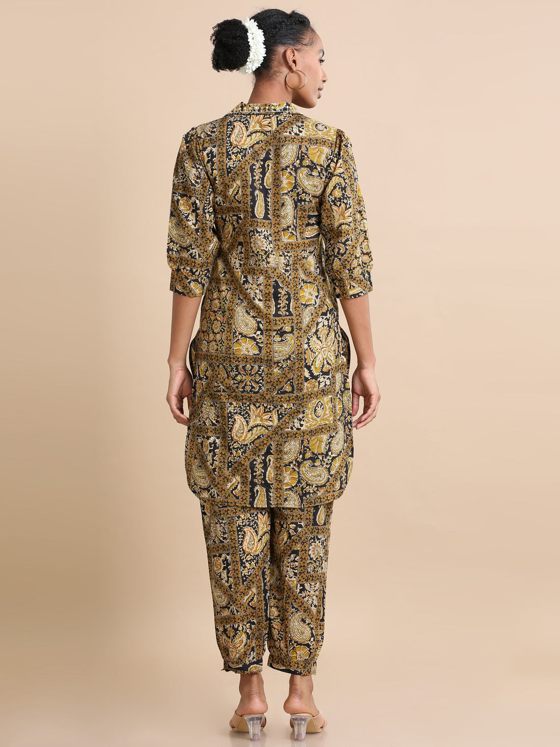 Black Cotton Floral Printed Knee-Length Co-Ord Set with 3/4th Sleeves – Stylish Regular-Fit Everyday Wear for Women